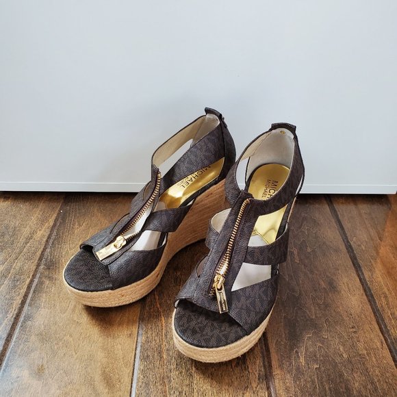 MICHAEL KORS-Zip Up Berkley Wedge Sandals in SIZE 7 US MEDIUM - Picture 1 of 3